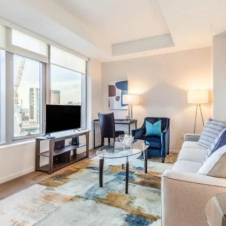 Luxury Apt Seaport With Pool